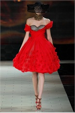 Sensuale e teatrale la collezione pe 2013 di Alexander McQueen