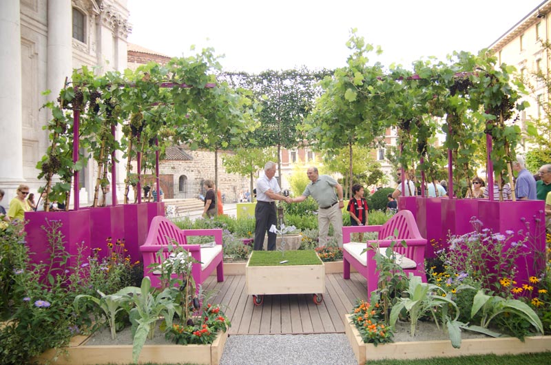 Il verde in piazza con Fiorinsieme