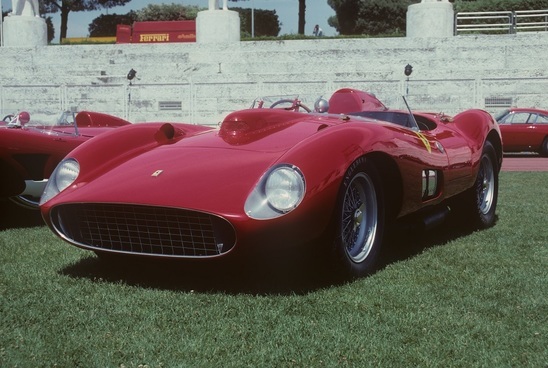 Ferrari 335 S Spider Scaglietti del 1957, la quintessenza della perfezione