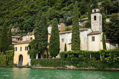 Piccolo mondo antico, Villa Fogazzaro Roi