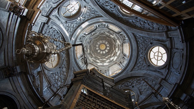 Cappella della Sindone: concluso il restauro dell’altare di Antonio Bertola