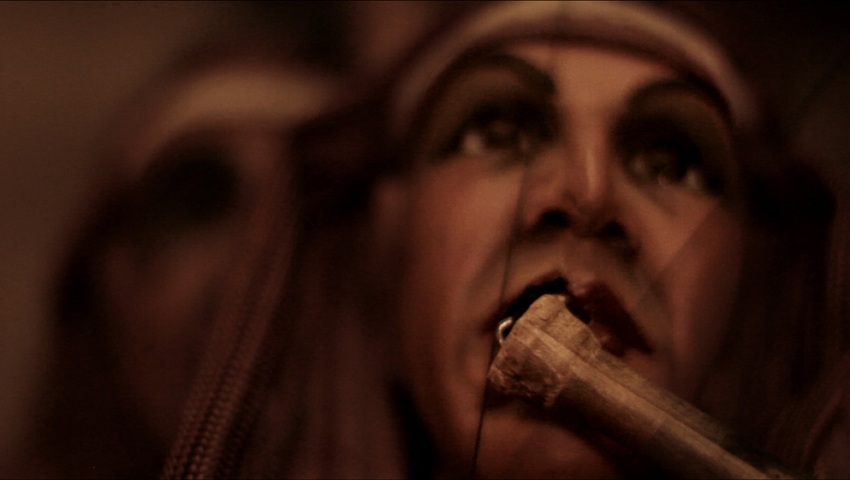 Il mondo delle marionette e le dinamiche di comunicazione sul set raccontate da Marina Spada