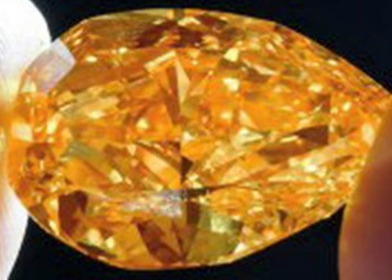 Due diamanti unici al mondo all’asta a Ginevra