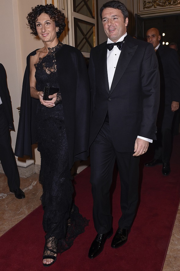 Alla Prima della Scala con l’abito di pizzo  “millefeuille”