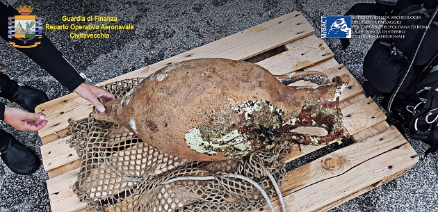 Ritrovata un’anfora greco-romana sui fondali di Civitavecchia