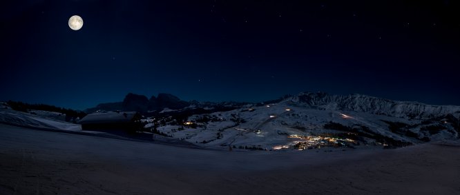 Guarda che luna… tra le Dolomiti