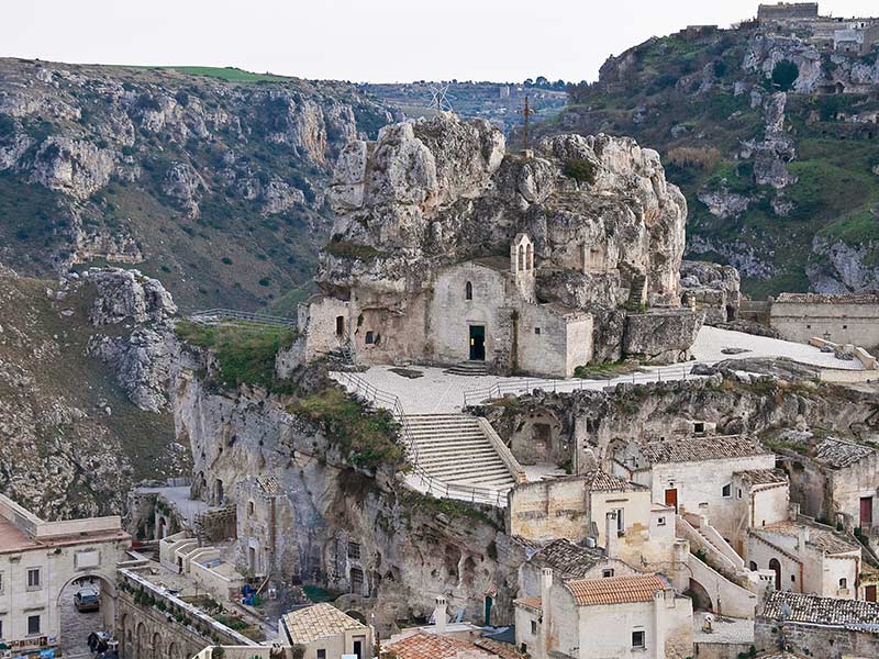 Metà degli italiani ignora le meraviglie del Bel Paese