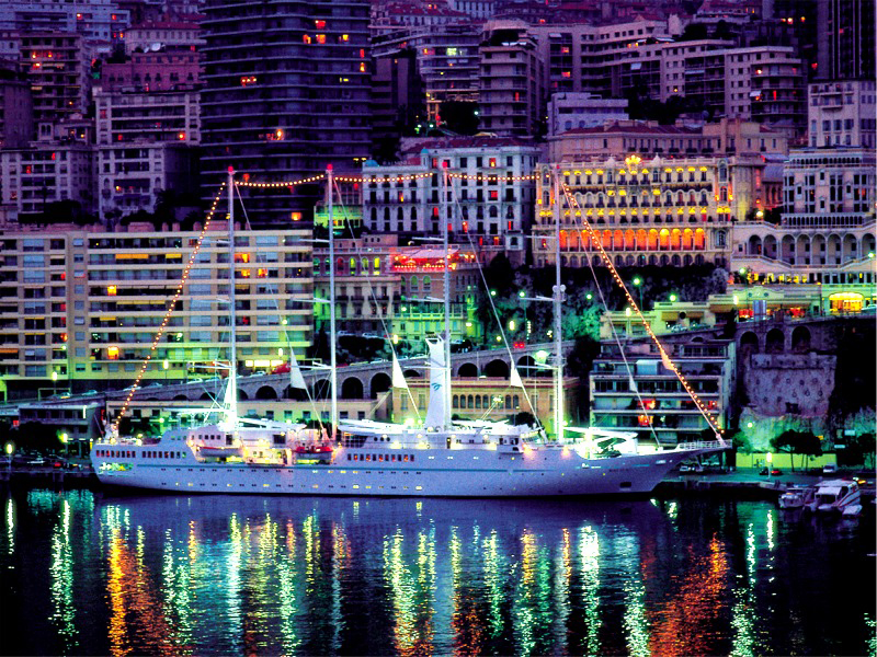 Monte-Carlo by night
