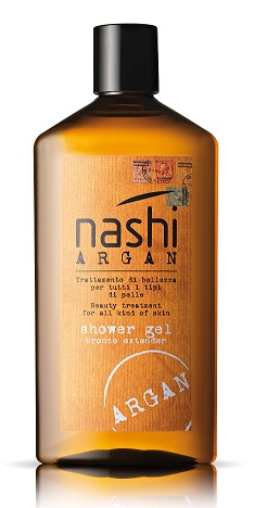 Pelle e capelli perfetti sotto il sole