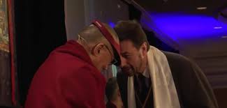 E’ italiano  l’oscuro eroe della carità premiato dal Dalai Lama