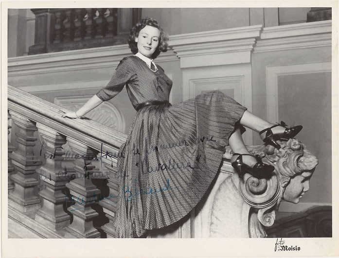 AFFETTI PERSONALI  Storie di donne e di moda