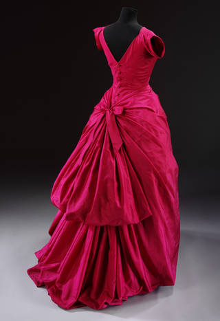 Balenciaga in mostra al Victoria and Albert Museum di Londra