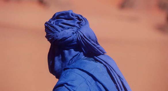Nomadi del Sahara e uomini blu Touareg al Nomad Dance Fest di Milano