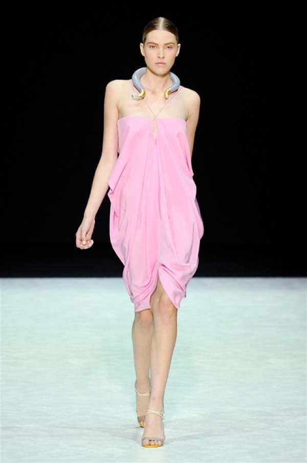 La P/E 2015 di Angelos Bratis a Milano Fashion Week