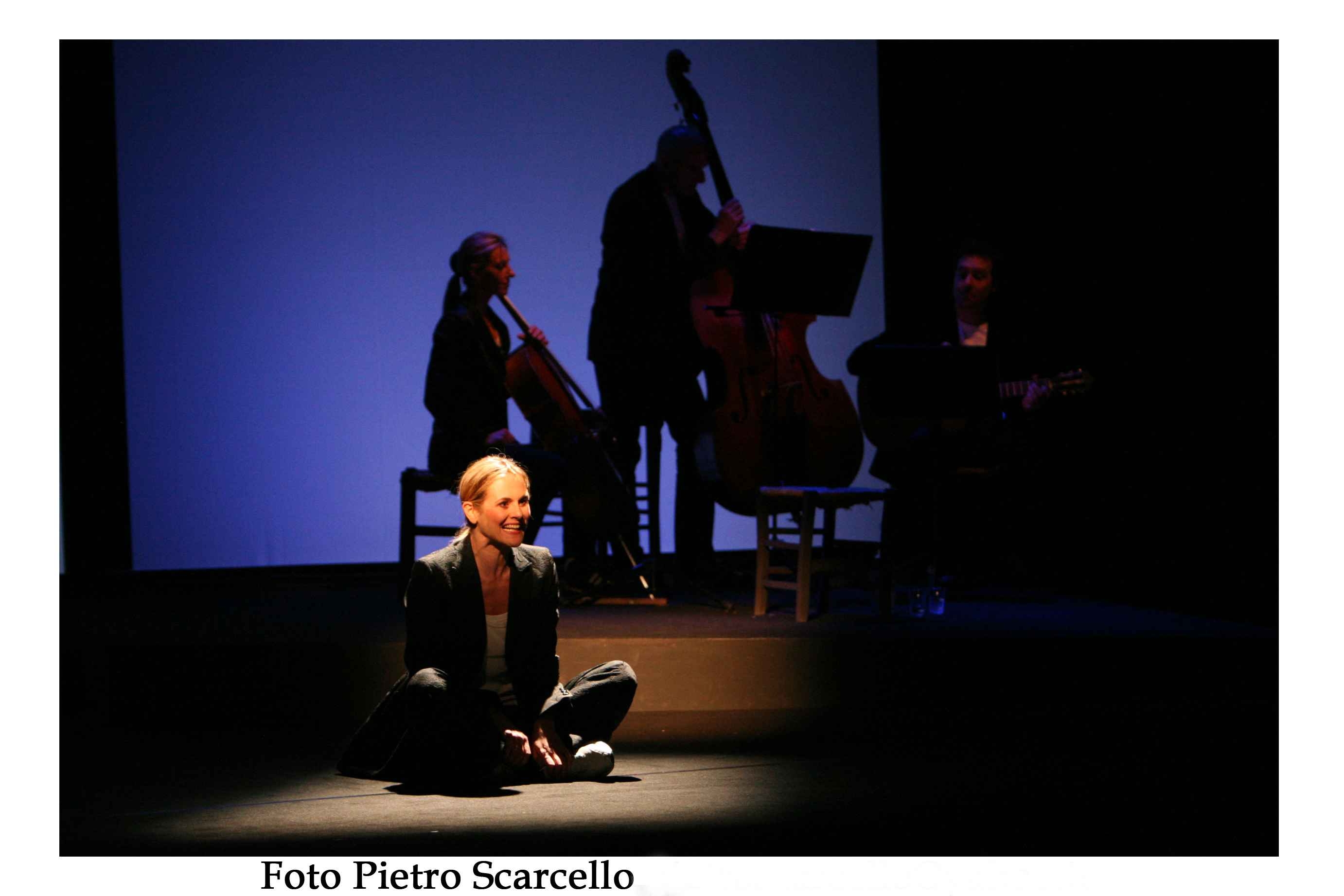 ALÉ CALAIS in scena al Quirinetta
