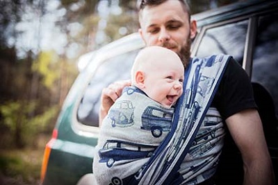 Babywearing: nasce il salone dedicato al bambino e all’arte del portare in fascia