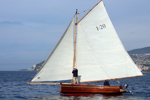 Da Sanremo a Trieste su una barca d’epoca del 1889