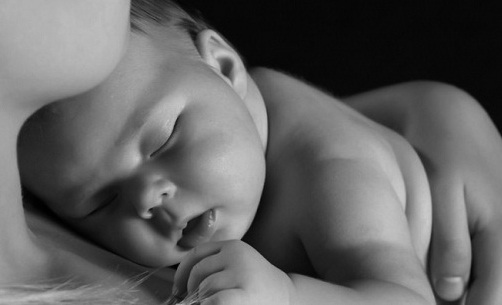 Partorire in casa, una scelta coraggiosa preferita da 1000 mamme italiane all’anno