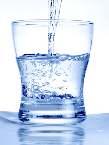 Acqua, acqua oligominerale, acqua minerale. Tutta la verità