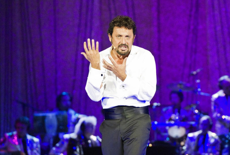 “Sono romano ma non è colpa mia” di e con Enrico Brignano in scena dal 1 marzo a Milano Teatro Smeraldo