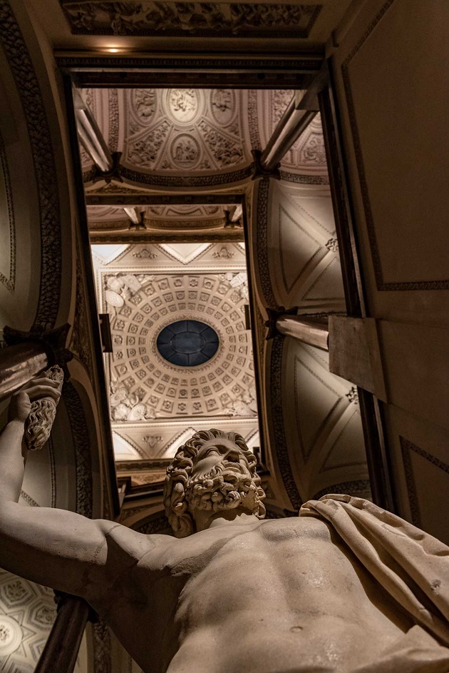 Aurelio Regina festeggia il titolo di Cavaliere del Lavoro.  Ospite d’onore, l’eterna bellezza dell’arte di Canova