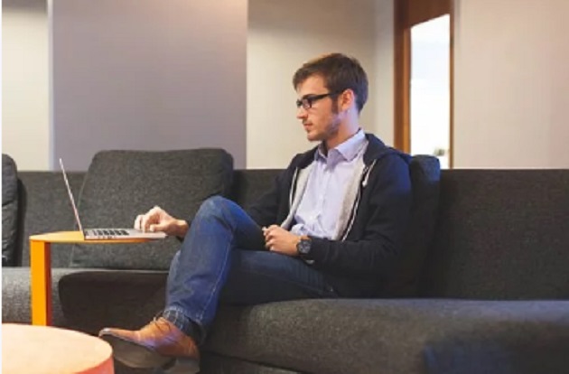 Smart working e mal di schiena