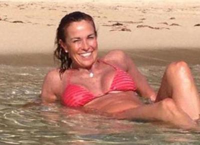 Cristina Parodi è l’icona 2015 dell’eleganza in spiaggia