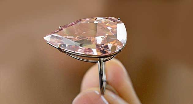 A Ginevra all’asta un diamante ‘Unique Pink’ da 28 mln