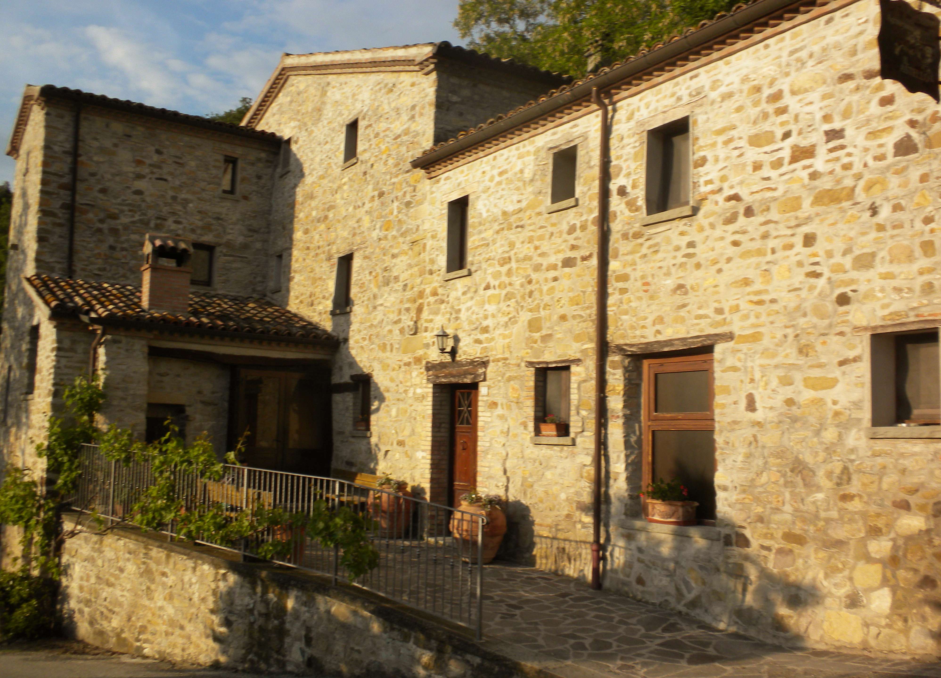 Un borgo di campagna a Montecerignone