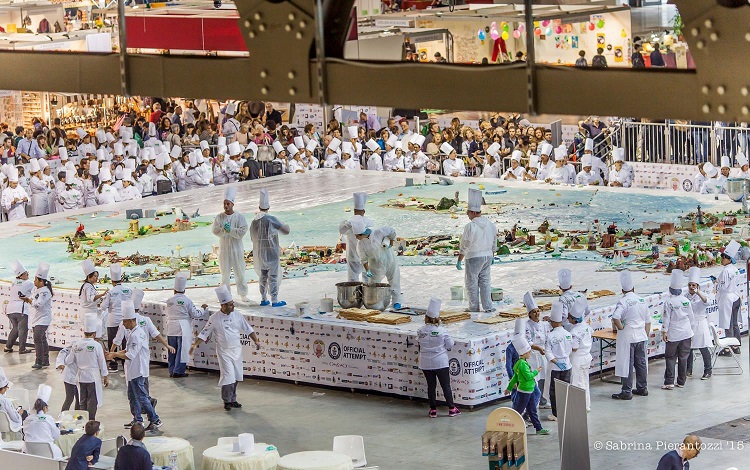 All’Italia il guinness della torta più grande del mondo