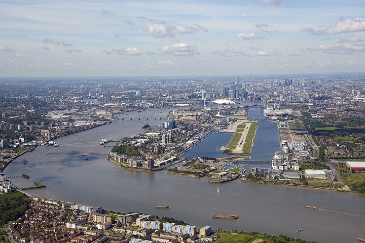 La top ten degli aeroporti con vista mozzafiato