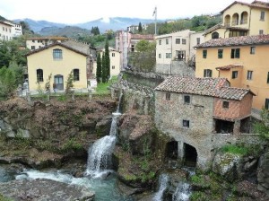 Borghi Toscani – Loro Ciufenna, tra dolci pendii e aspri dirupi