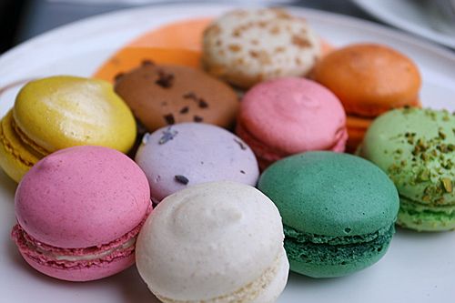 Morbidi,coloratissimi e squisitamente francesi:.i Macarons