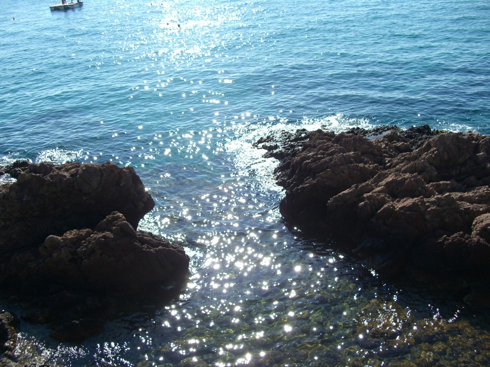 Sul mare luccica