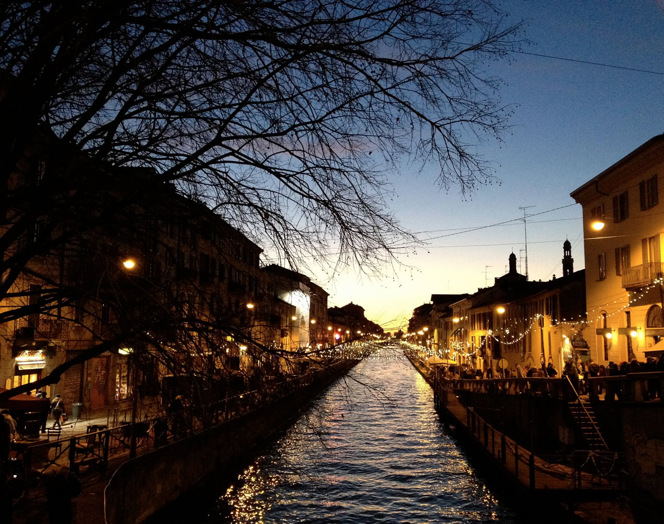 Milano è la città meno romantica d’Italia, sul podio anche Lecce e Matera