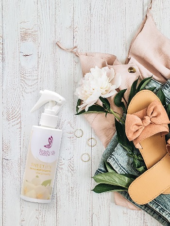 Acqua abbronzante Monoi&Vaniglia. L’alleato giusto nel beauty case per la spiaggia