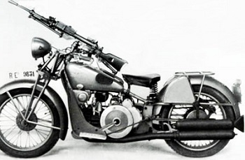 Tutti sull’attenti per le Penne Nere – Le Sorelle d’Armi