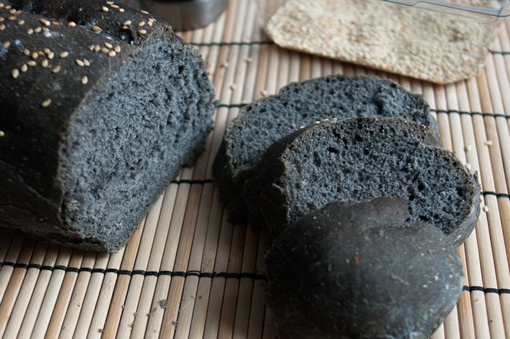 Attenzione al pane nero, è costoso e inutile