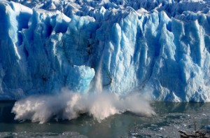 LO SPETTACOLO DELLA ROTTURA DEL GHIACCIAIO DEL PERITO MORENO