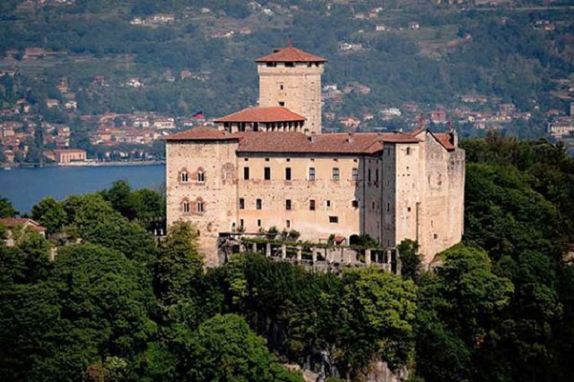 L’antico maniero dei Borromeo