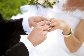 Marine americano dona parte di fegato a una sconosciuta: se ne innamora e la sposa