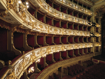 Sotto l’albero una serata al regio, regalerai un mondo di emozioni