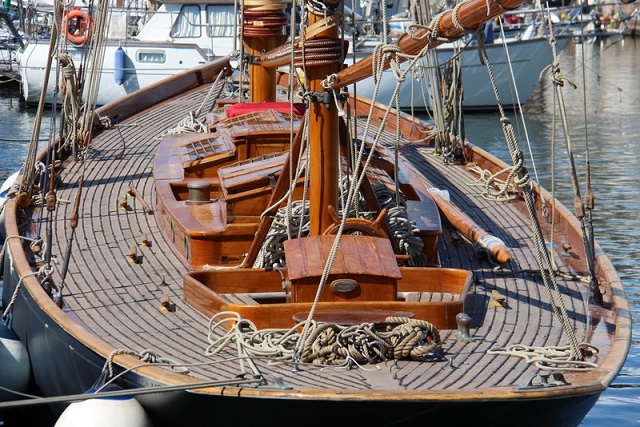 8 giugno 2019: lo yacht ultracentenario “Tirrenia II” torna in mare a Viareggio