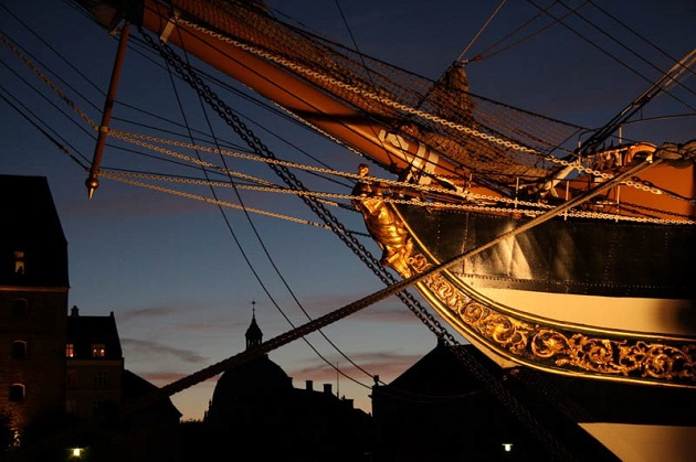 L’Amerigo Vespucci in sosta a Venezia